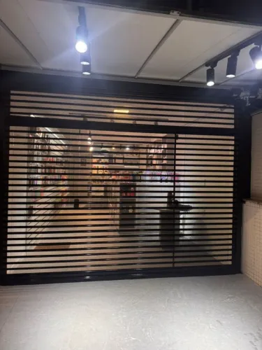 Porta automatizada semi nova, 3 meses de uso.