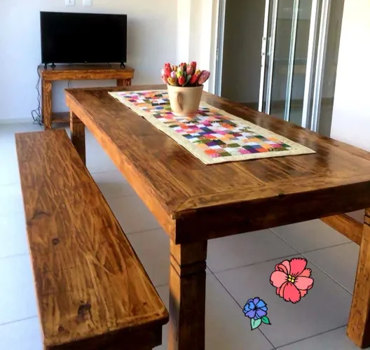 Mesa madeira com Bancos