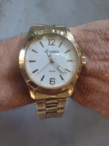 Relógio de pulso Mondaine Satm dourado 