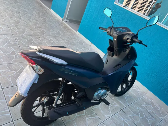 Venda de biz ,muito pouco rodada