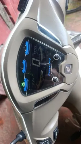 Moto nova único dono Quitada e salada