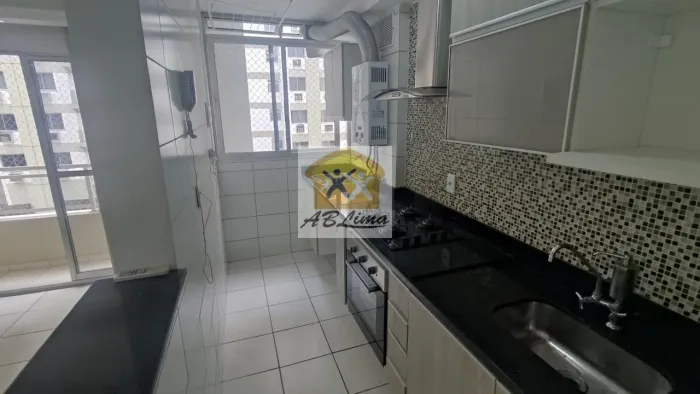Vendo Rio Comprido, 2 quartos com suíte.