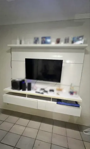 Rack suspenso de TV  na cor branca