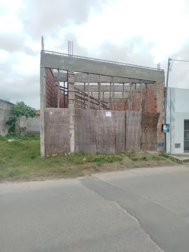 Garagem comercial em construção