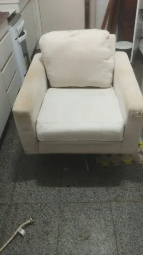 Vendo uma poltrona