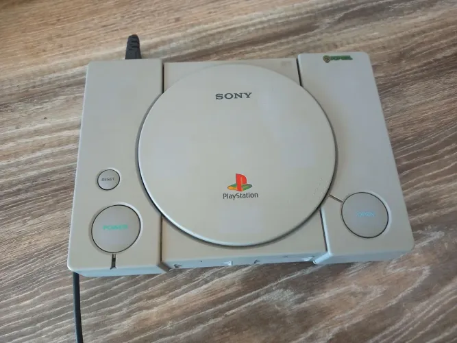 Vídeo game antigo ps1 funcionando 