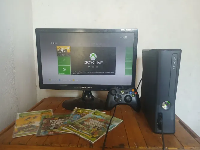 Xbox 360 desbloqueado com 4 Jogos físicos
