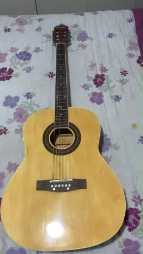 Violão seminovo