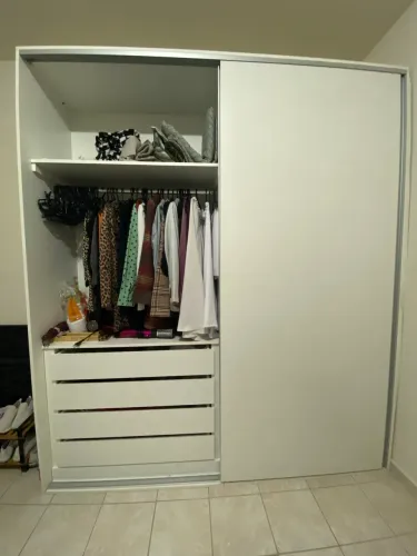 GUARDA-ROUPA PLANEJADO SOB MEDIDA | 2,27 m | 8 GAVETAS | EXCELENTE ESTADO