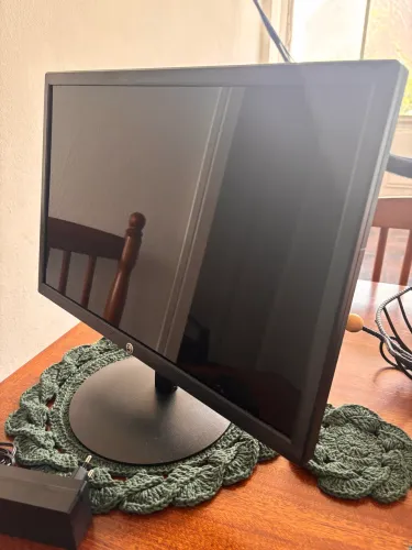 Monitor LED 19 Brazil PC BPC-19WE02-B 1440x900 com 60Hz e 5ms Furação Vesa HDMI e VGA