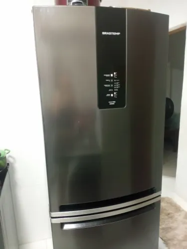 Vendo geladeira semi nova