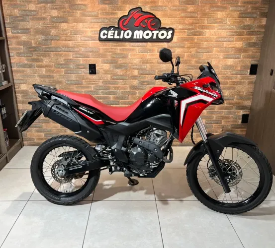 XRE 300 SAHARA RALLY VERMELHA 2025/2025