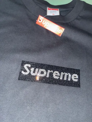 Supreme Swarovski Raríssima!