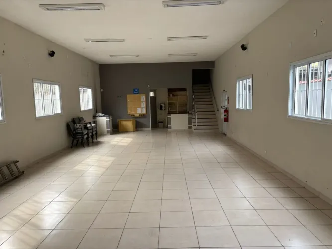 Sala Comercial para Venda em Cubatão, Parque Fernando Jorge, 1 dormitório, 3 banheiros