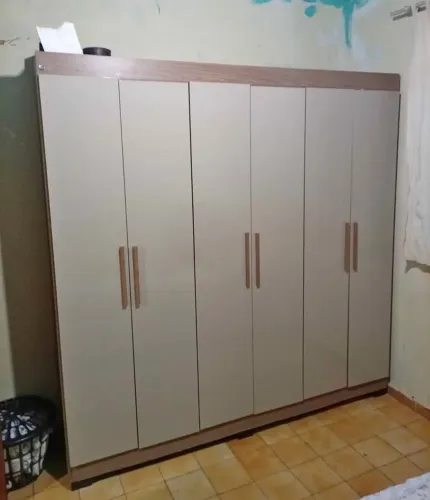 Vendo guarda roupa usado boa conservação de uso entrega e montagem grátis