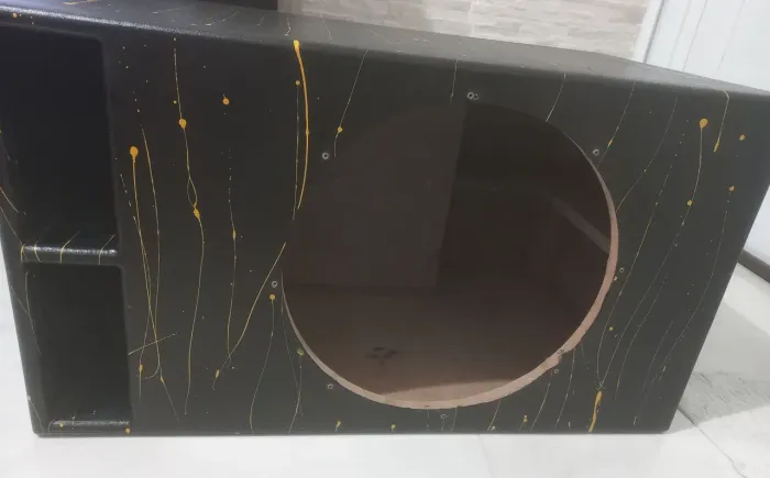 Caixa para subwoofer de 15"