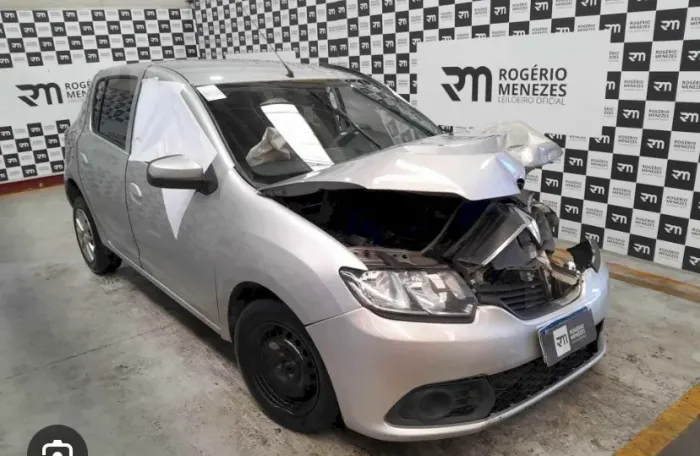 RENAULT SANDERO RETIRADA DE PEÇAS 