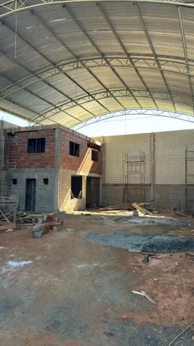 Galpão pavilhão barracão armazém estrutura metálica