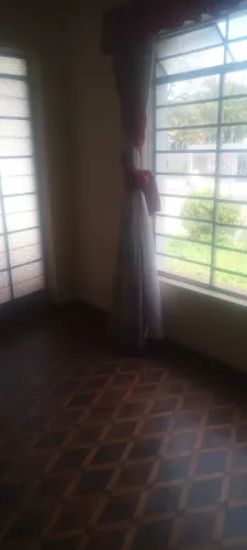 Vendo cortina mais os trilhos usada