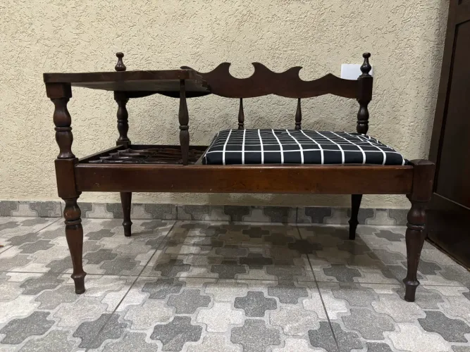Mesa de canto - Namoradeira Antiga