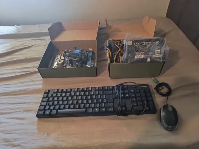 Peças de Pc para quem queira arrumar ou retirada de peças !!!