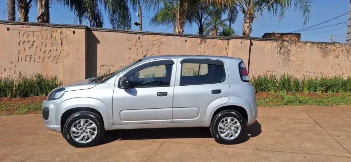 Fiat Uno Attractive 1.0 EVO Fire Flex 8V 5P 2021