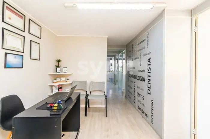 Sala comercial , Agua Verde, com vaga de garagem