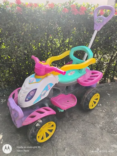 (Pra vender logo valor negociável)Quadriciclo infantil