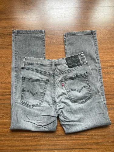 calça levis 514 cinza