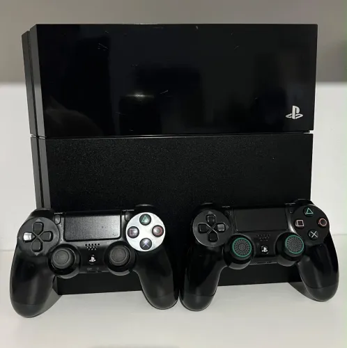 PlayStation 4 Desbloqueado + Loja para baixar jogos Controles originais