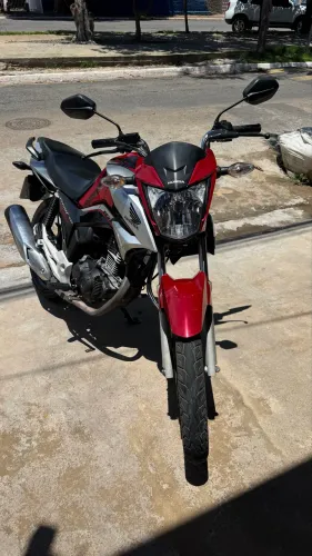 Titan 160 2024/2024 vermelha toda original, moto particular !!!