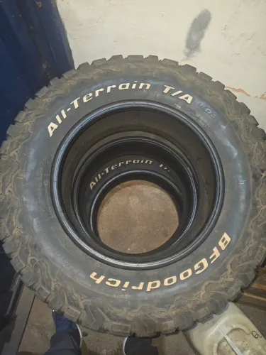 Pneu bf goodrich 285/65-18
