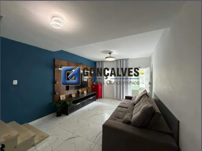 Sobrado residencial com 3 quartos e varanda gourmet no Bairro Demarchi