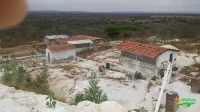 ÁREA RICA EM MINÉRIOS