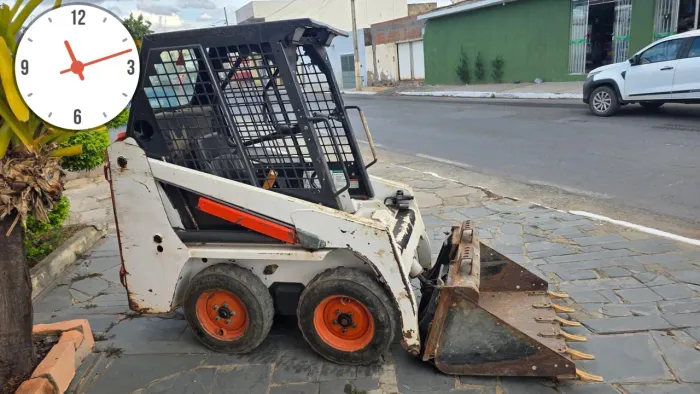 Mini carregadeira S70 Bob cat