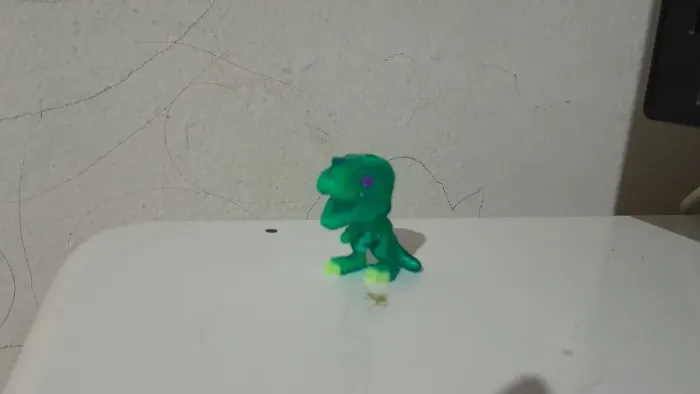 Kinder Joy Jurassic World - T-Rex Brilha no Escuro