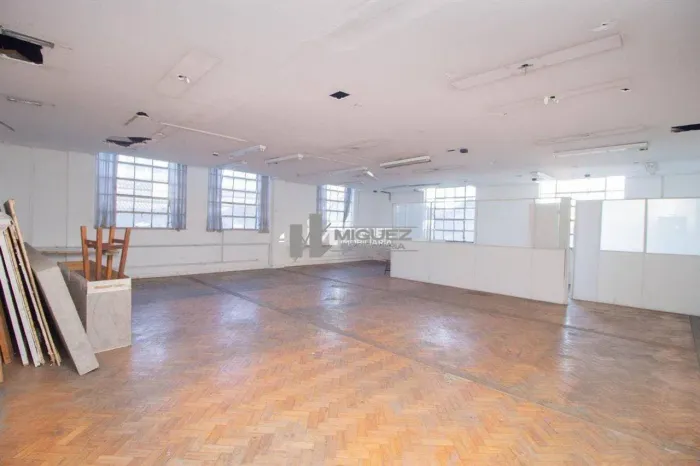 Alugo ou Vendo Galpão, 4200 m² junto Campo de São Cristóvão, localização especial, estuda