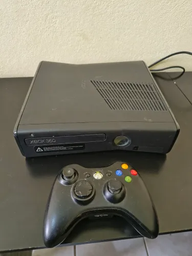 Xbox 360 com muitos jogos