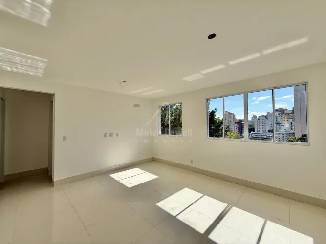 Apartamento 2 Quartos (1 Suíte) com 2 Vagas Vila Paris, BH, Frente