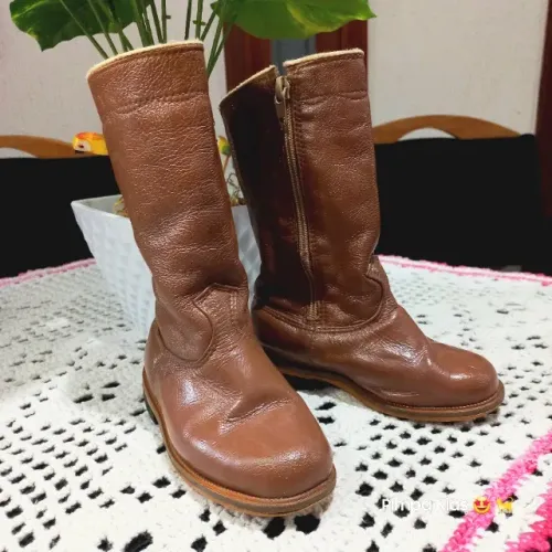 Bota gaúcha infantil em couro tam 25 com zíper lateral