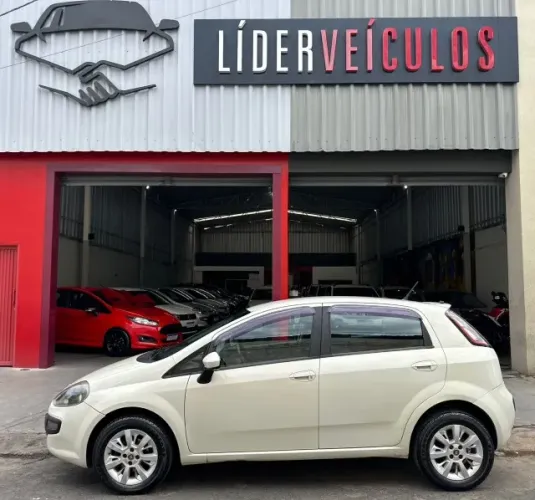 Fiat Punto Attractive 1.4 Fire Flex 8V 5P 2015