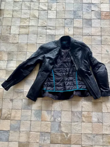 Jaqueta de Couro Feminina Triumph Original com Proteção - Tamanho P