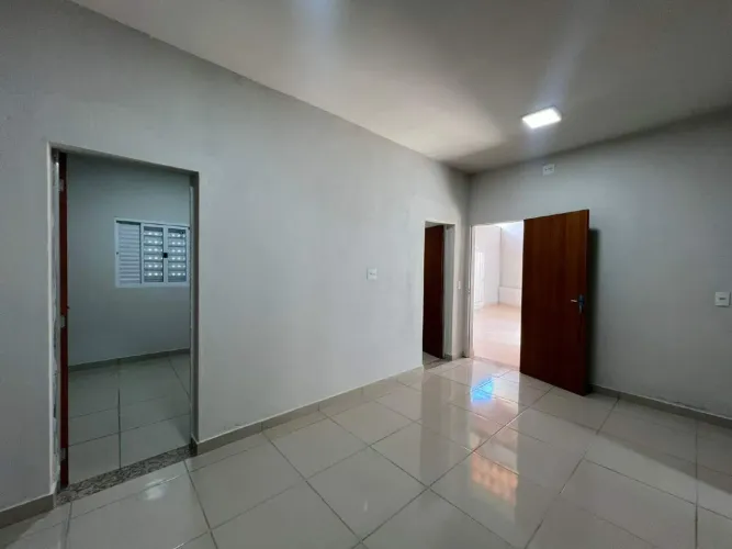CASA PARA LOCAÇÃO - CENTRO - ITAÙNA MG