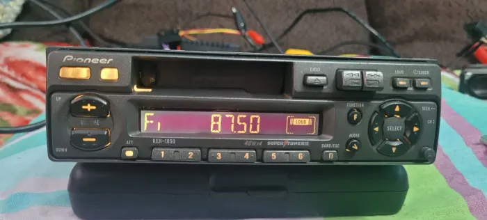 Rádio toca fita Pioneer