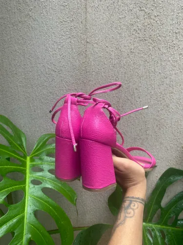 sandália rosa número 35