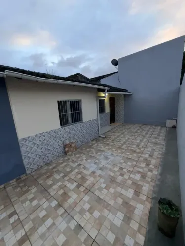 ALUGO CASA COM 2 QUARTOS SEMIMOBILIADA NO ANTARES