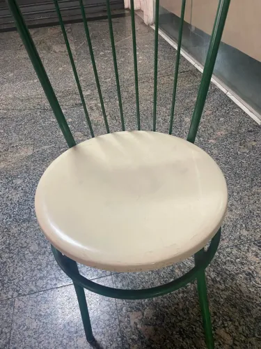 Cadeiras de ferro