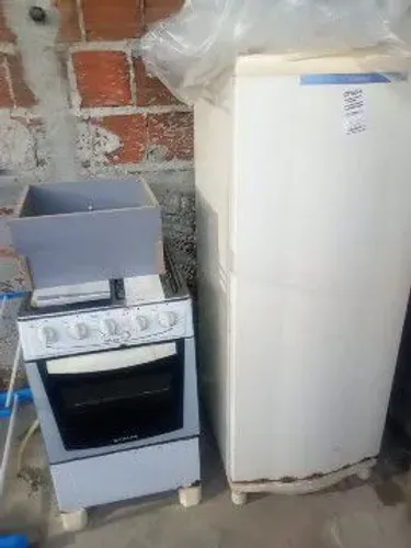 Vendo um fogão e uma geladeira consul. Pra vender rápido