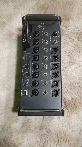 Mesa digital XR16