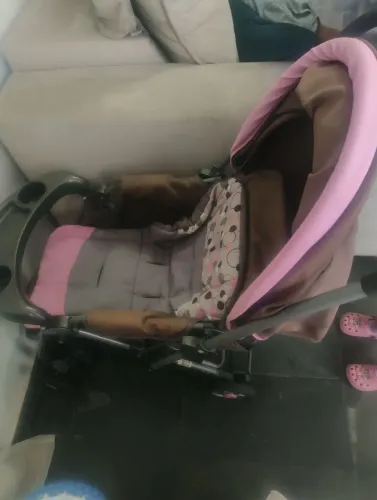 Carrinho e bebê conforto